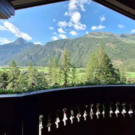 Anita לאנגנפלד